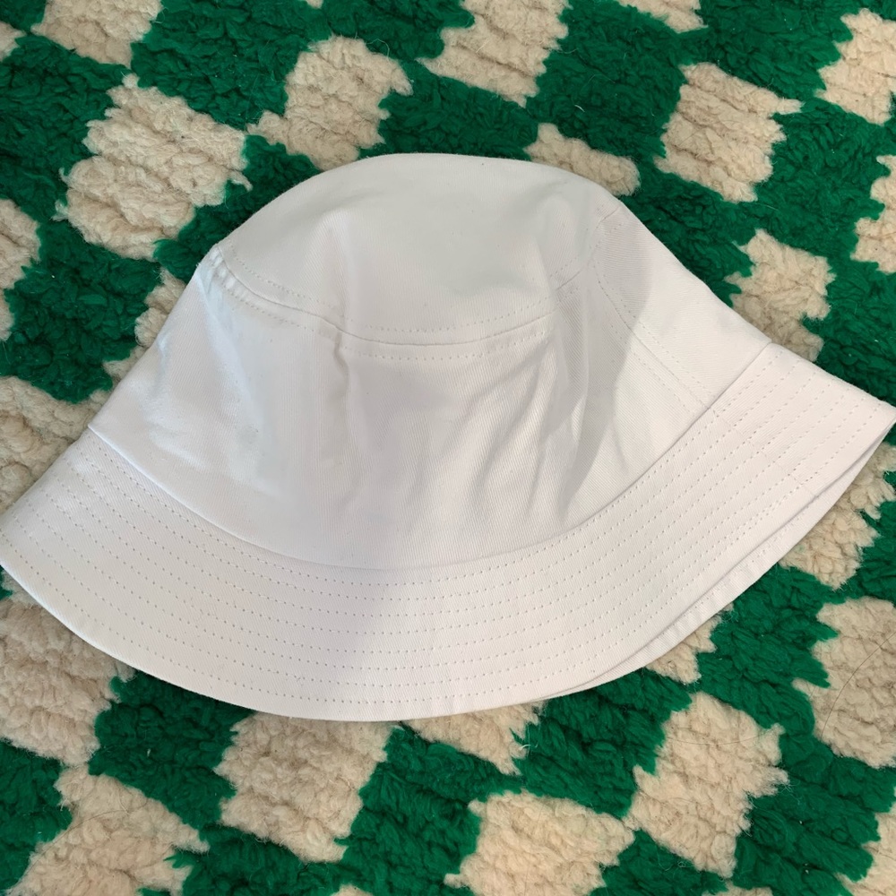 White bucket hat